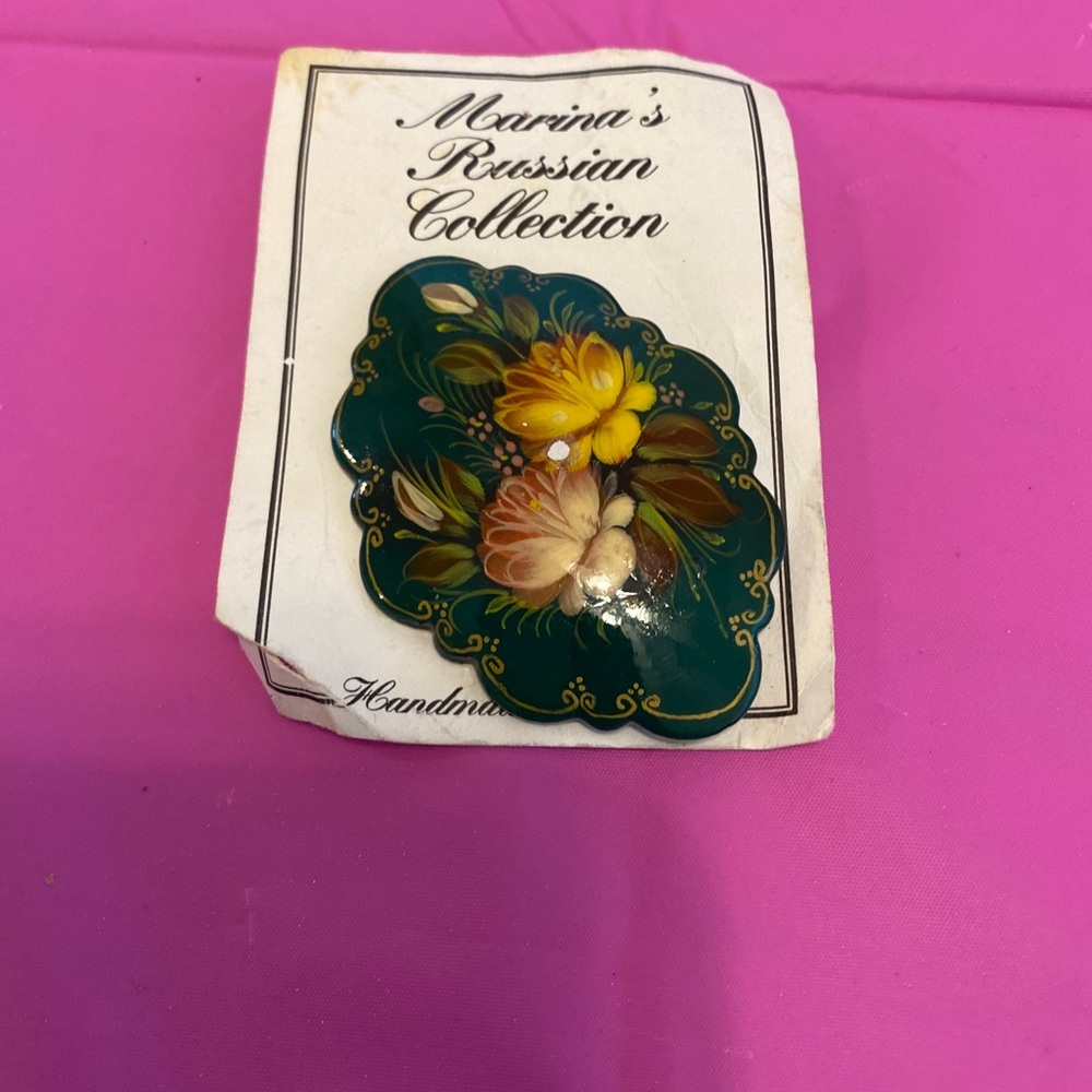 Vintage Marina’s Russian Collection Brooch.    Tote J-1